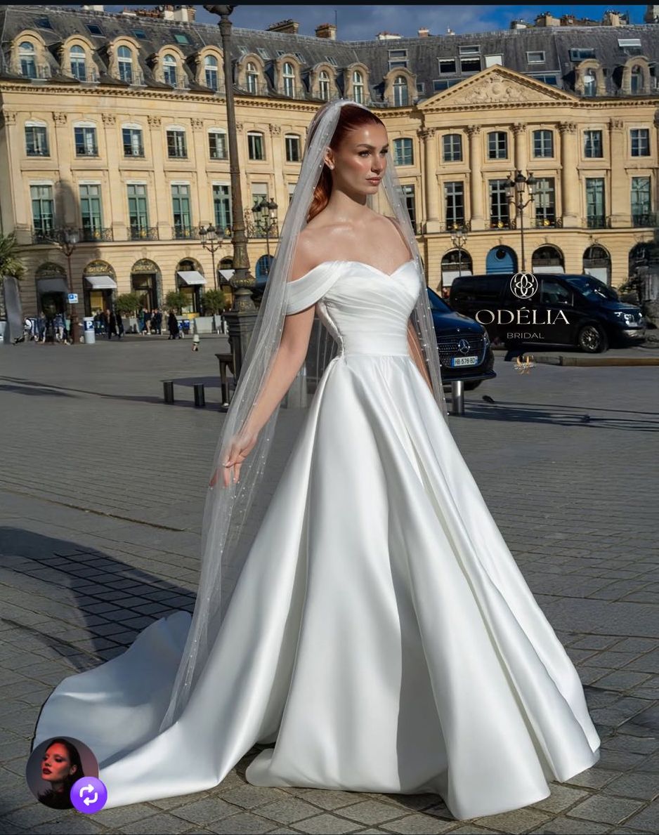 Satijnen bruidsjurk Place Vendôme